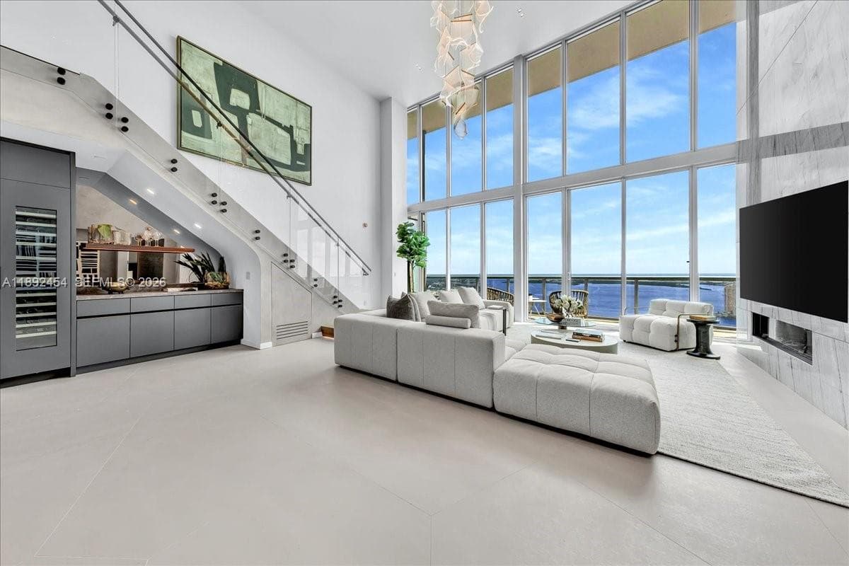 888 Biscayne Blvd PH 5704 photo 7