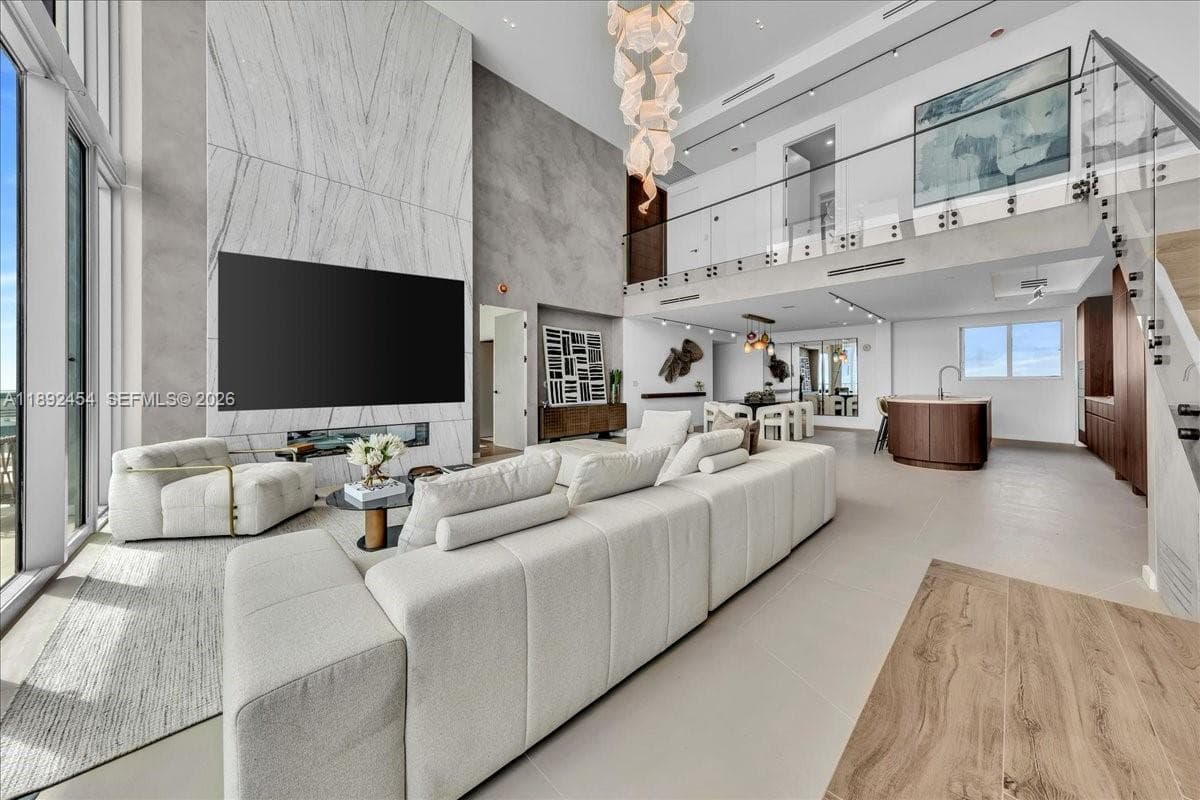 888 Biscayne Blvd PH 5704 photo 9