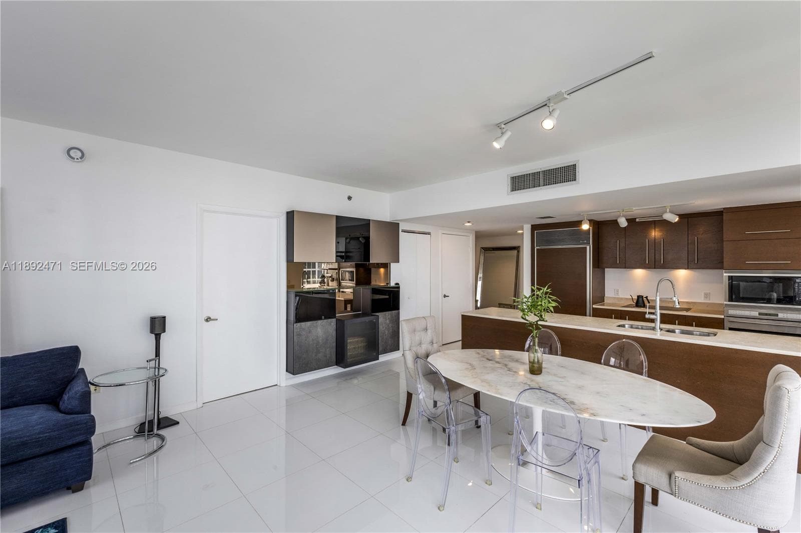 475 Brickell Ave #4015 5
