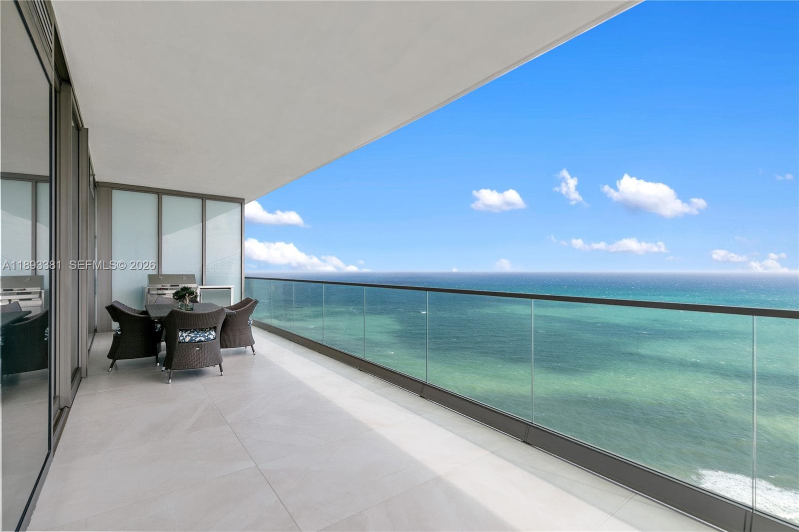 18975 Collins Ave 3