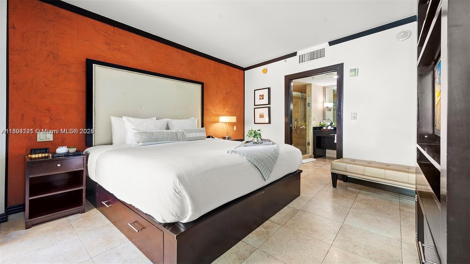 1437 Collins Ave 327 photo 4