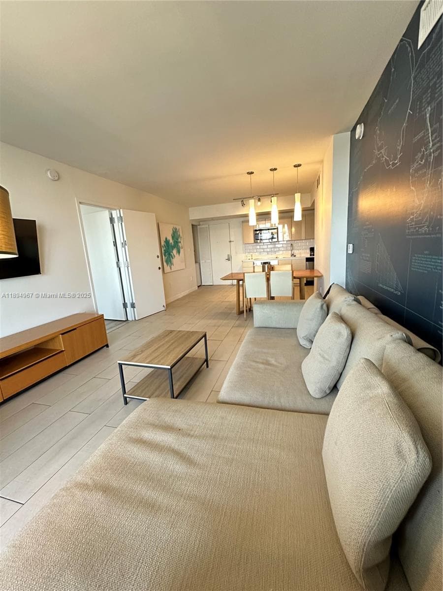 2602 Hallandale Beach Blvd R1507 photo 20