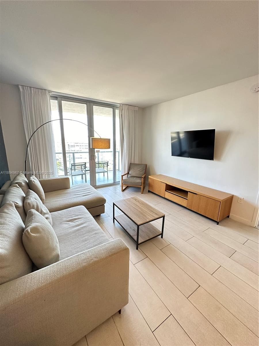 2602 Hallandale Beach Blvd R1507 photo 19