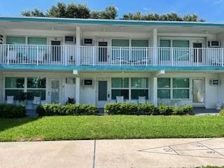1201 N Riverside Drive #12b 3