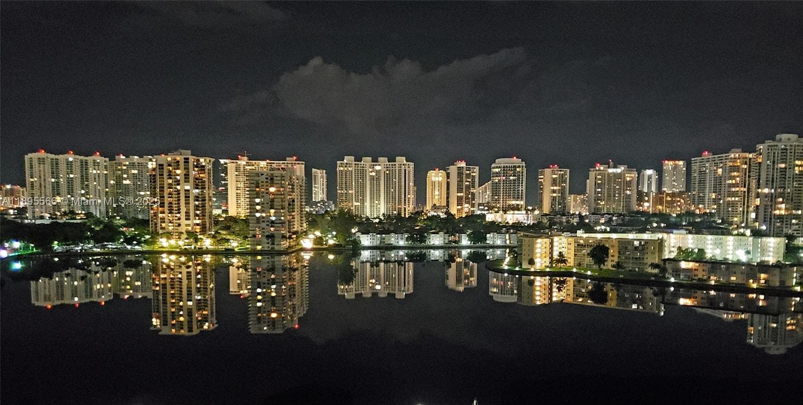 18061 Biscayne Blvd 1602 photo 23
