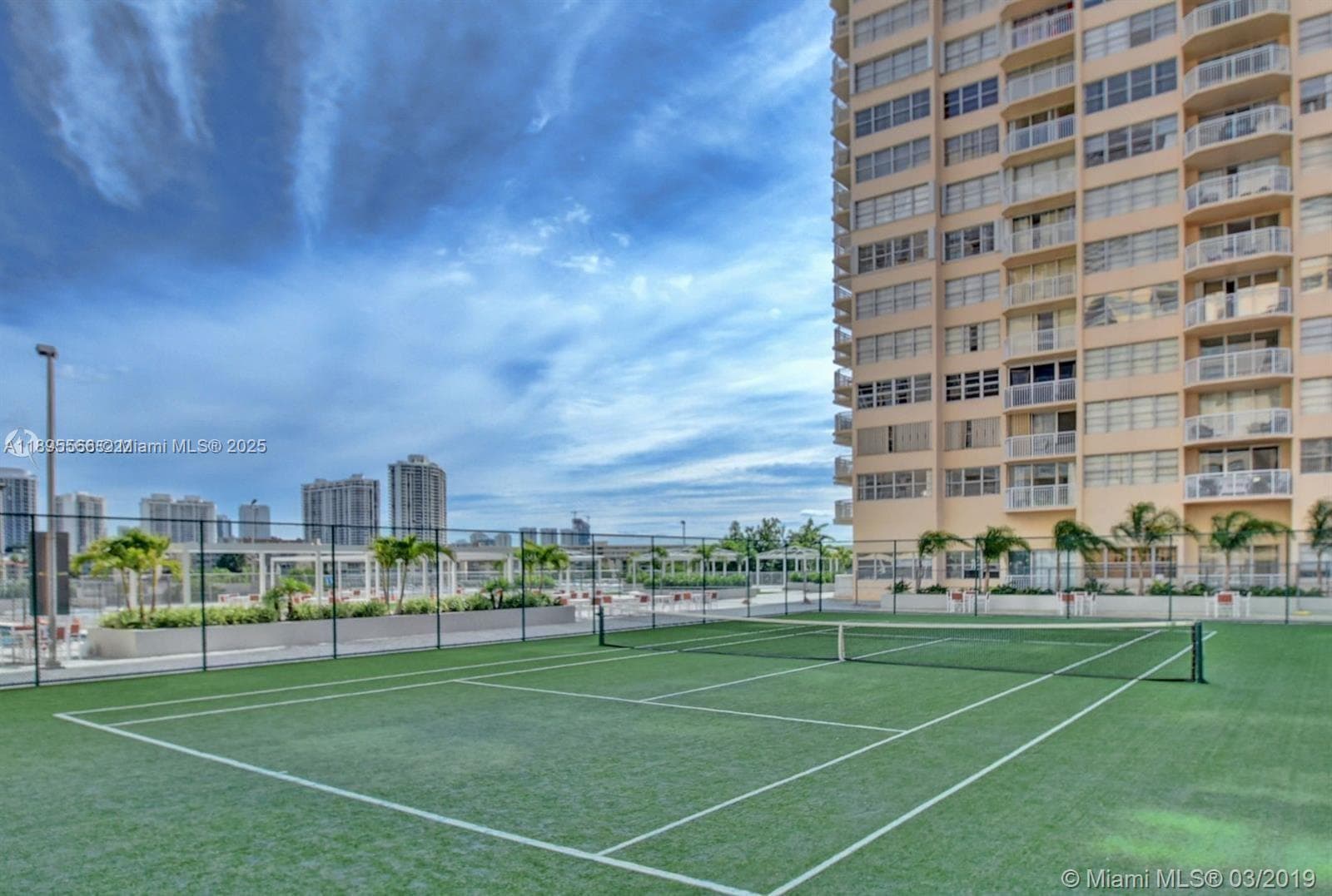 18061 Biscayne Blvd 1602 photo 20
