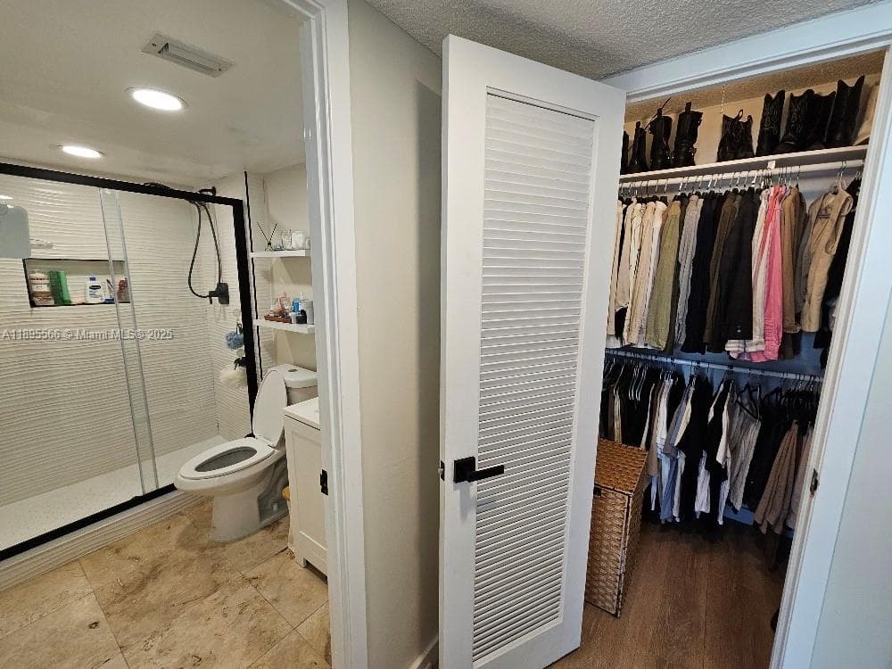 18061 Biscayne Blvd 1602 photo 9