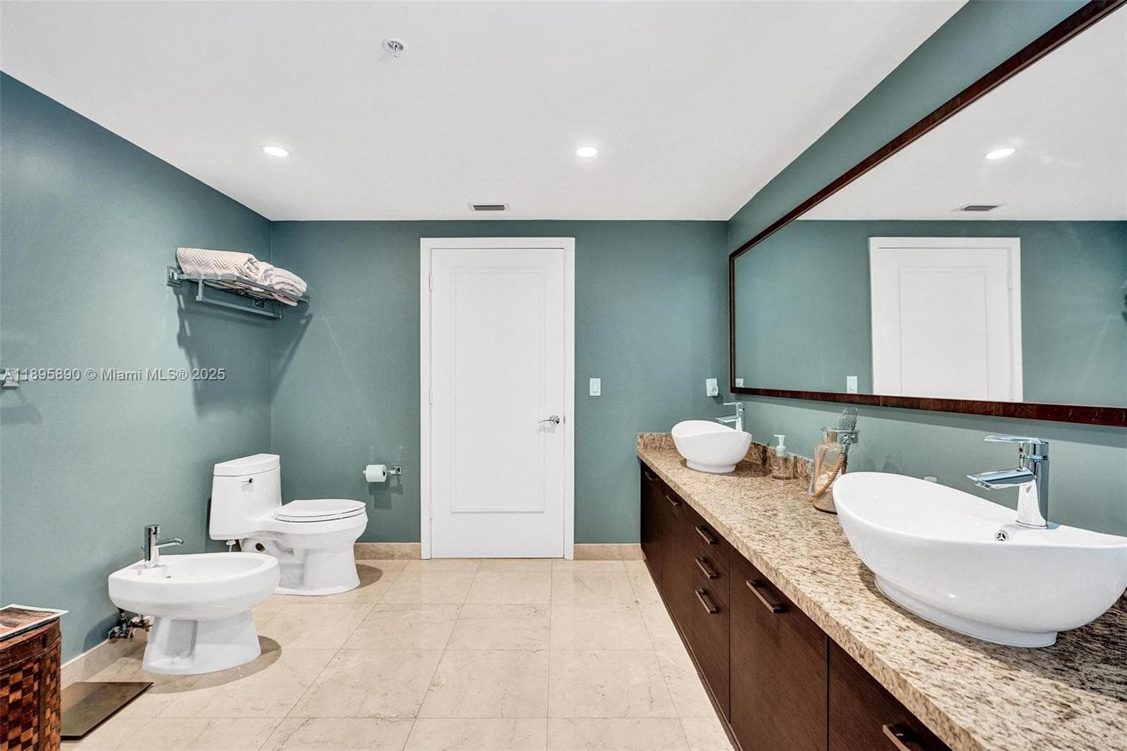 9400 Bay Harbor Dr 103 photo 22