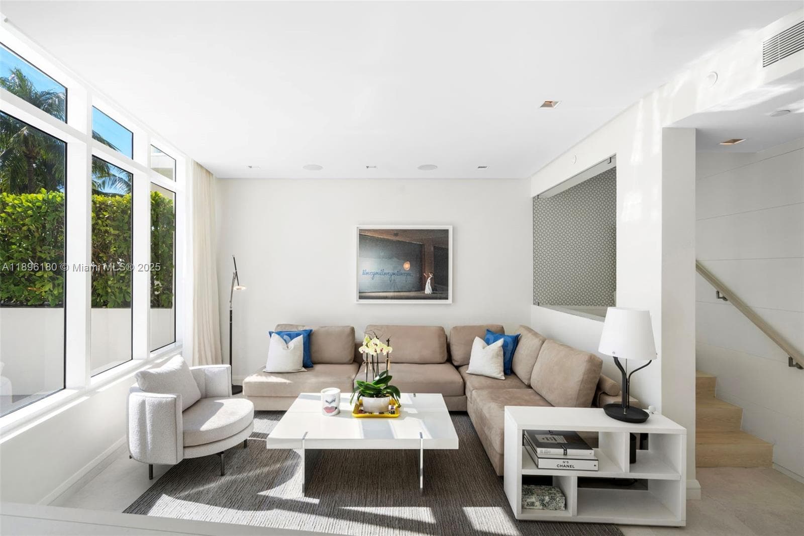 50 Pointe Dr 5