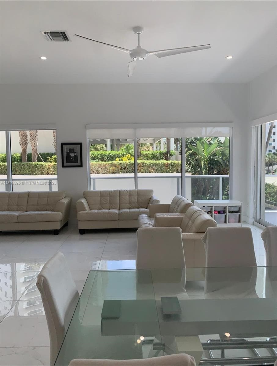 2751 Ocean Dr 208N photo 19