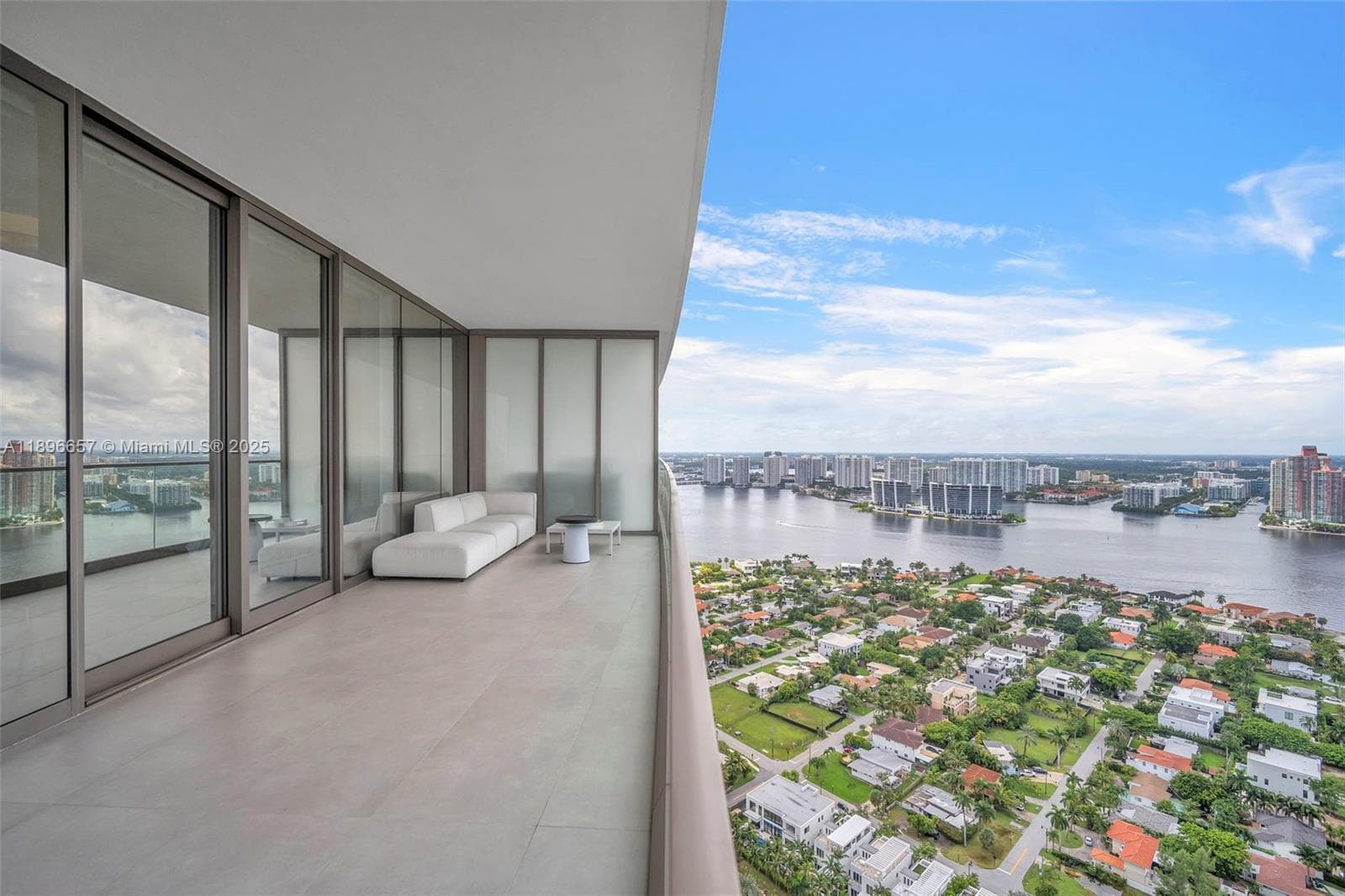 18975 Collins Ave 3503 photo 22