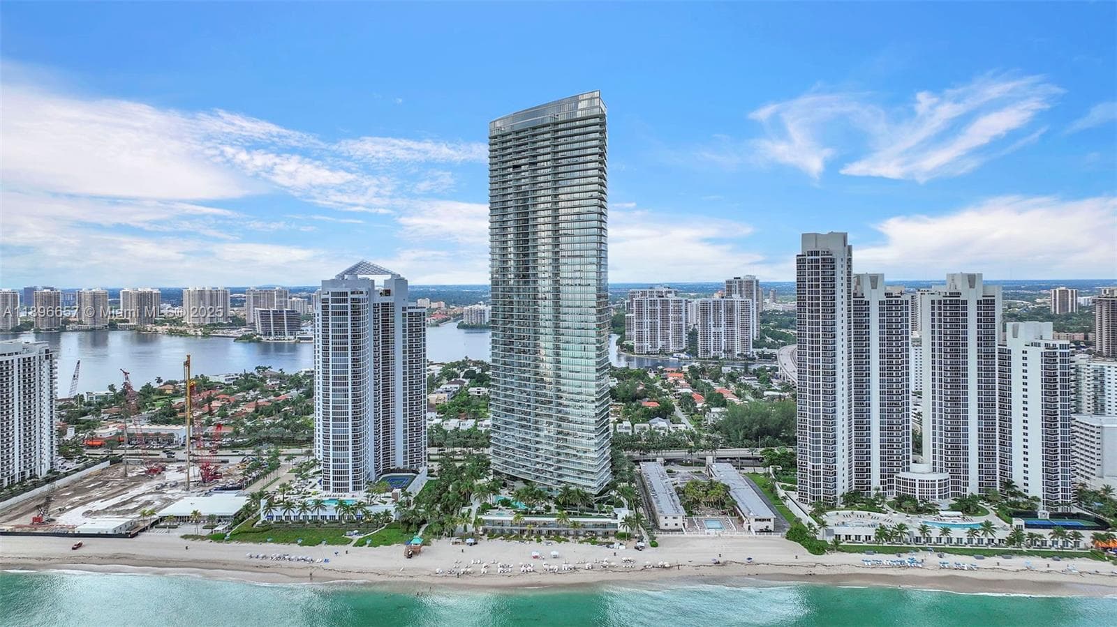 18975 Collins Ave 5
