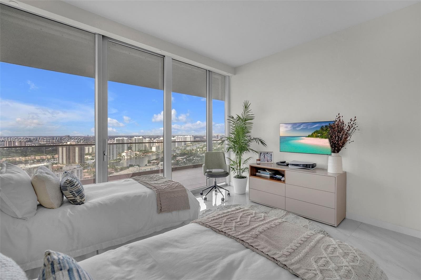 18975 Collins Ave 3503 photo 18