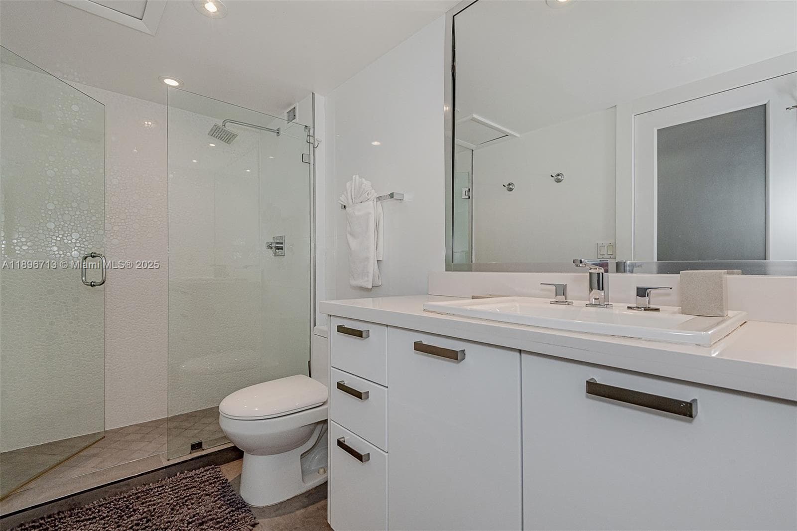 2301 Collins Ave 723 photo 22
