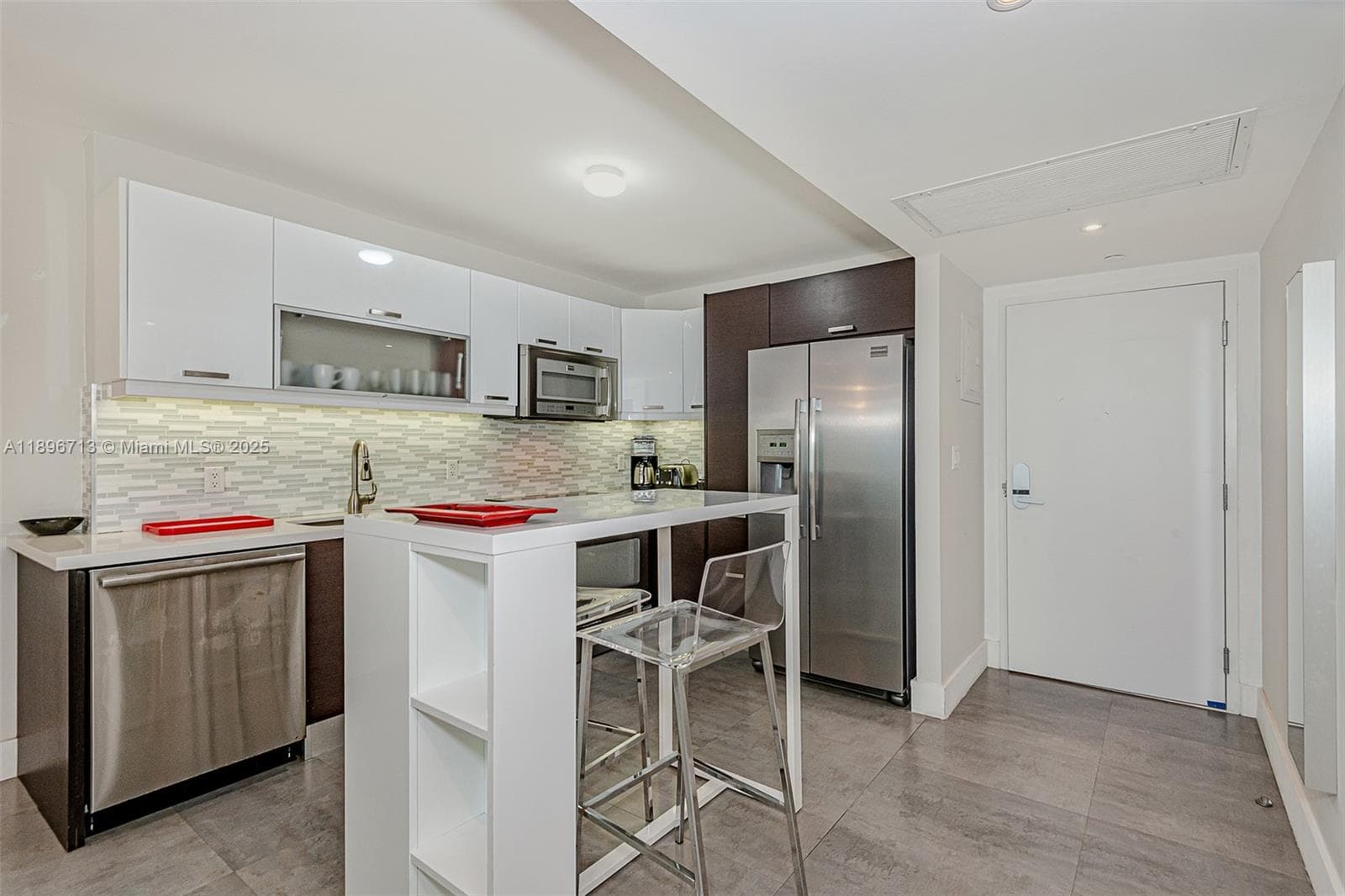 2301 Collins Ave 723 photo 18
