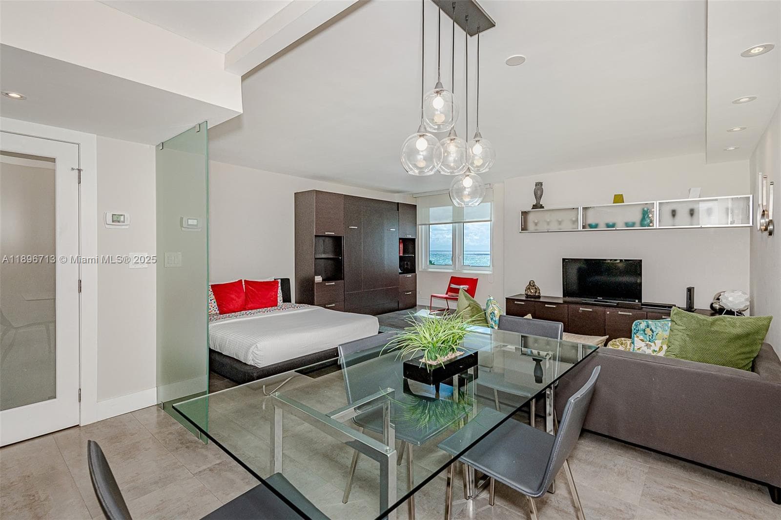 2301 Collins Ave 723 photo 4