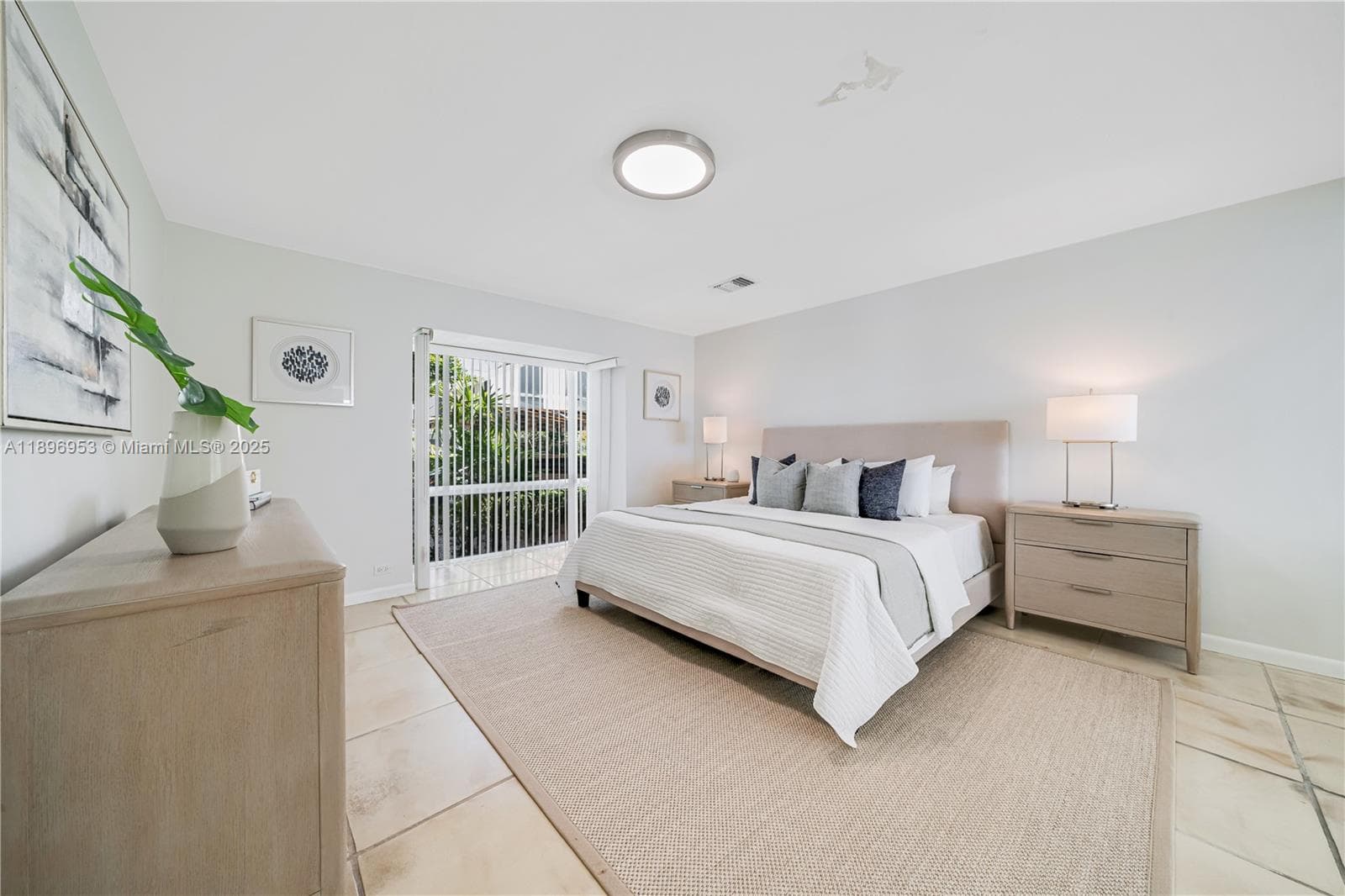 640 Mashta Dr photo 14