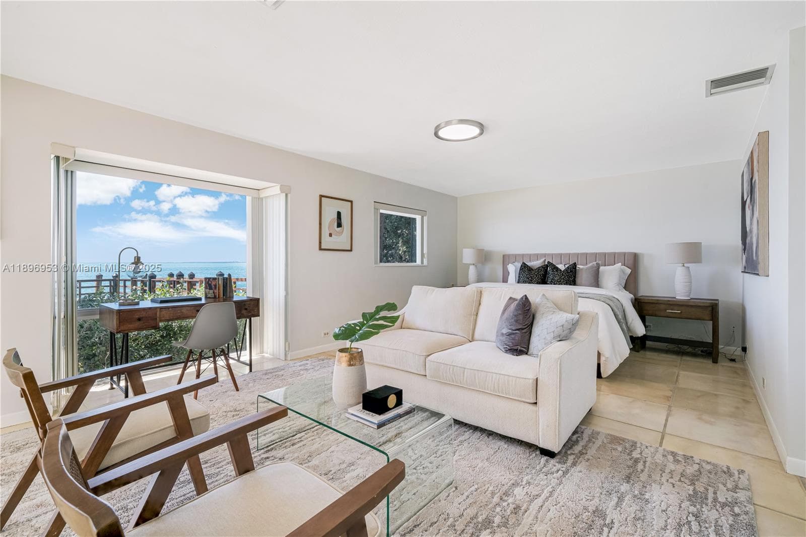 640 Mashta Dr photo 18