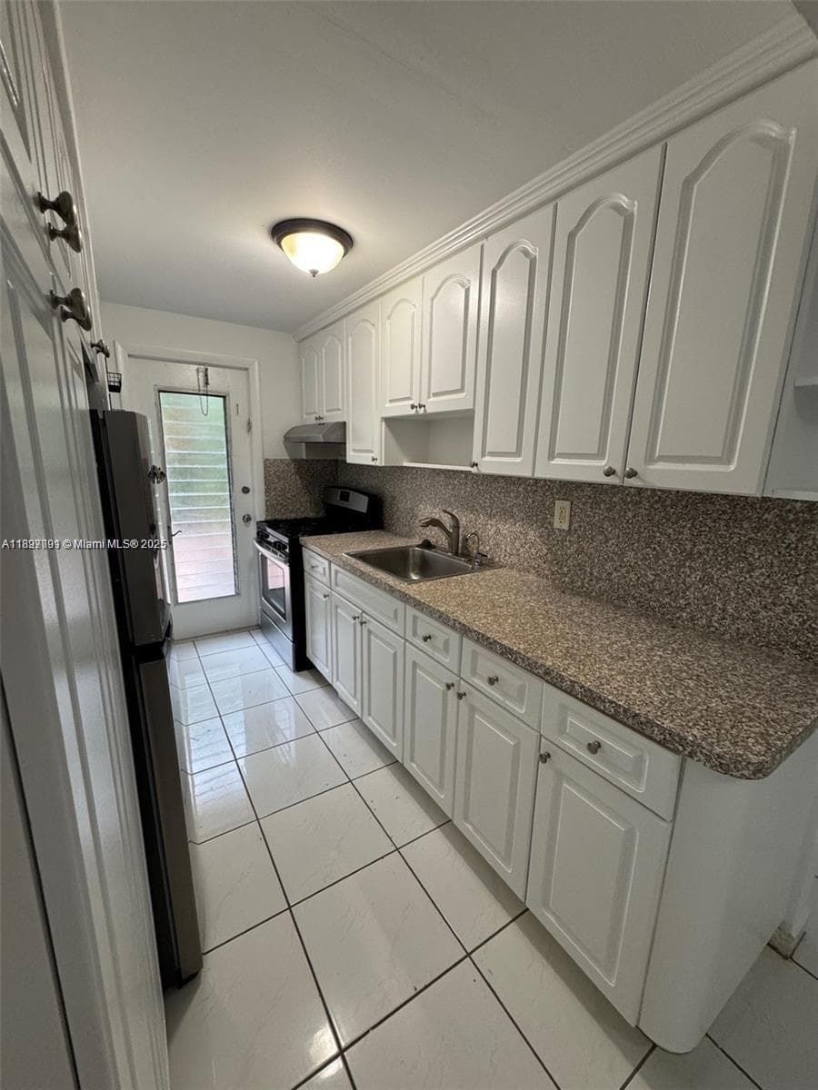 8040 Tatum Waterway Dr 3 photo 7