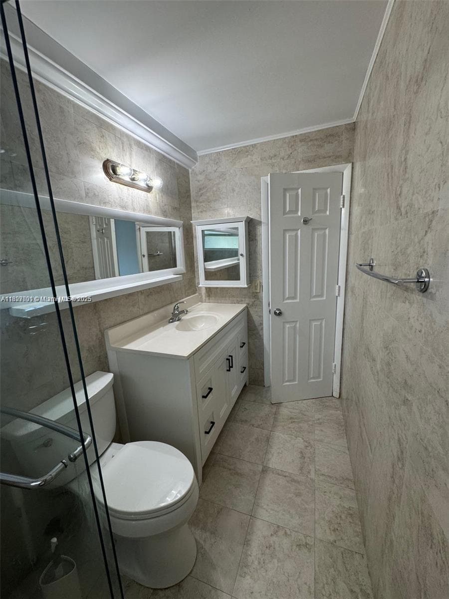 8040 Tatum Waterway Dr 3 photo 11