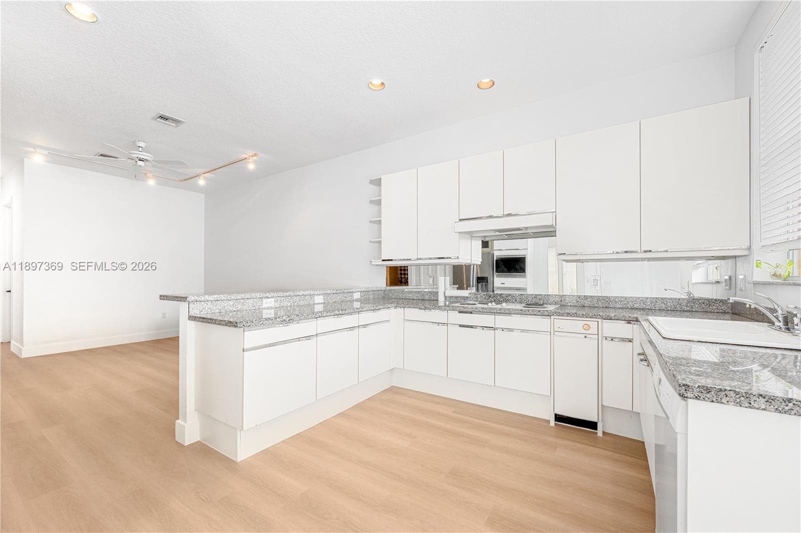 3699 NE 208th Ter photo 14
