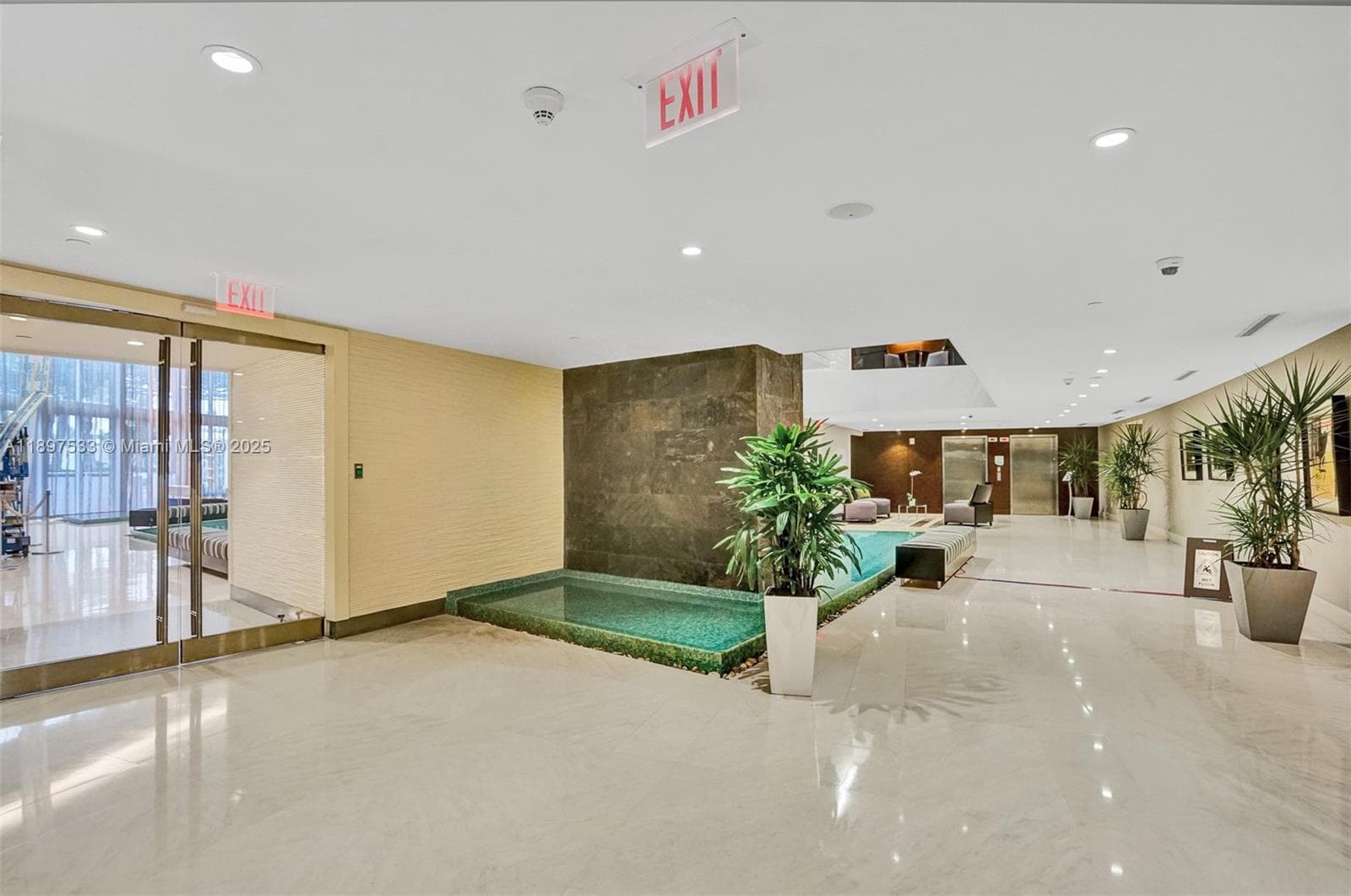 18201 Collins Ave 708 photo 8