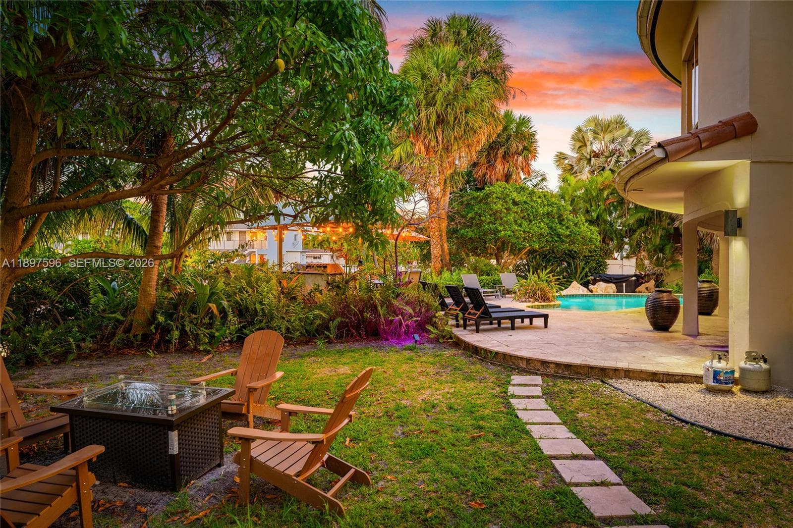 1809 Coral Gardens Dr photo 6