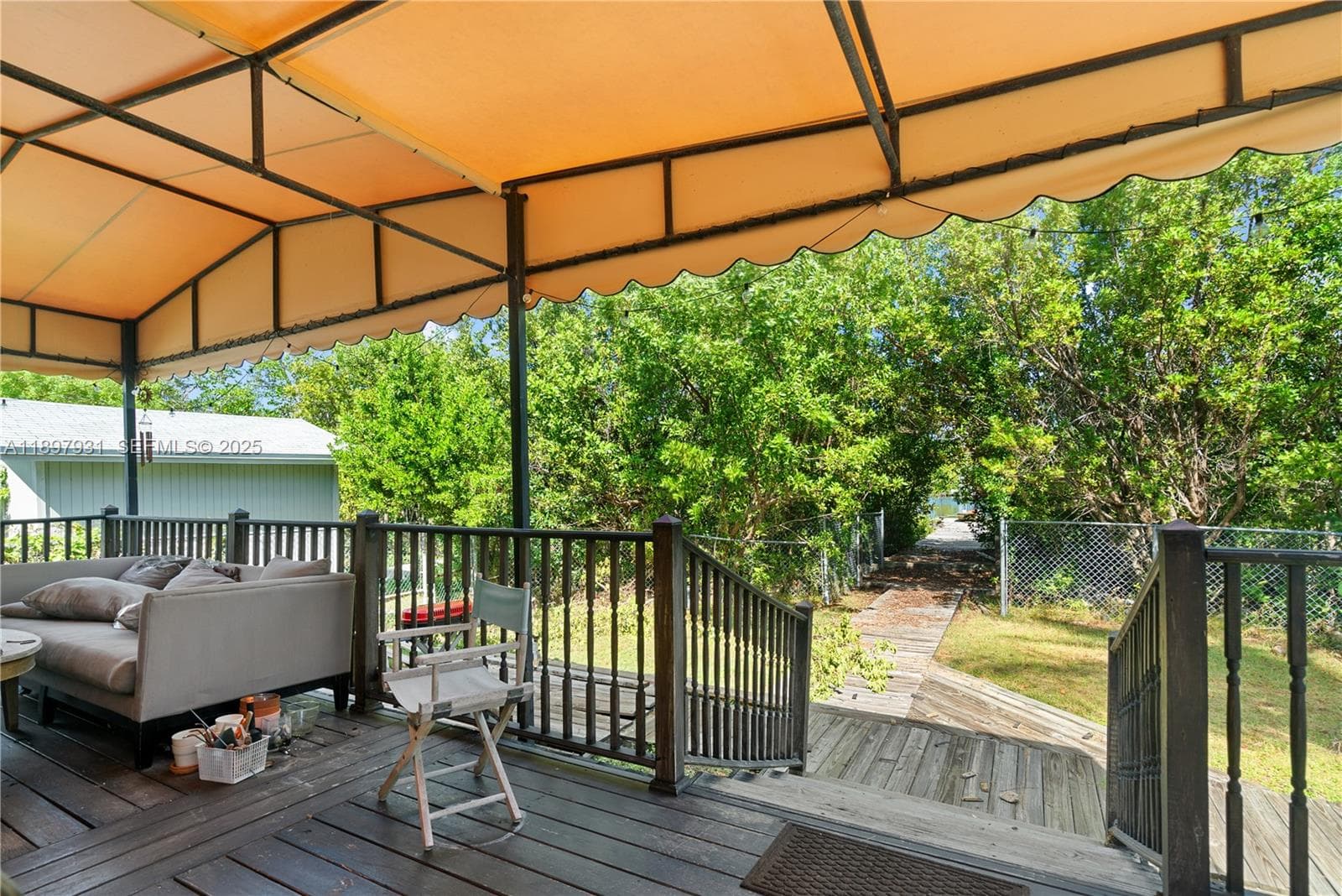 561 Gordon Cir photo 16