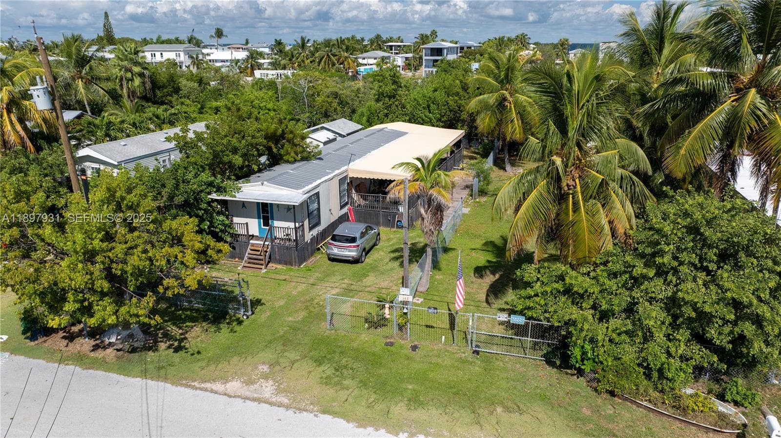 561 Gordon Cir 4