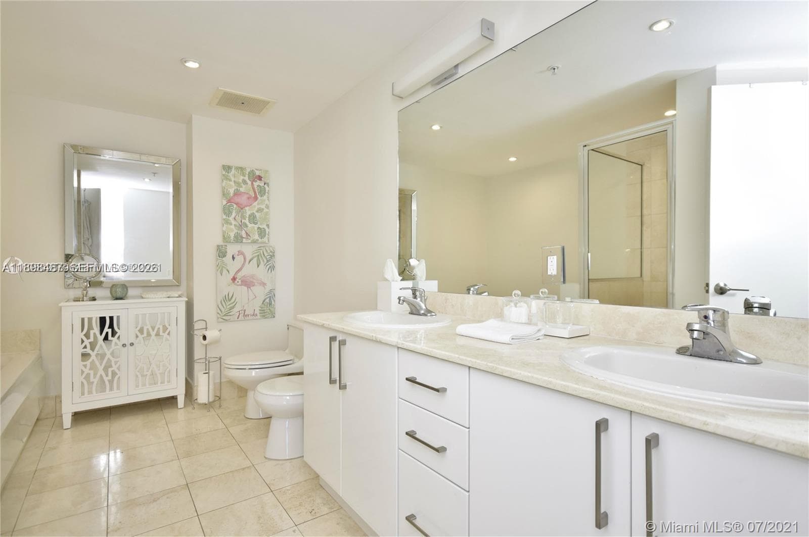 17375 Collins Ave 2002 photo 12