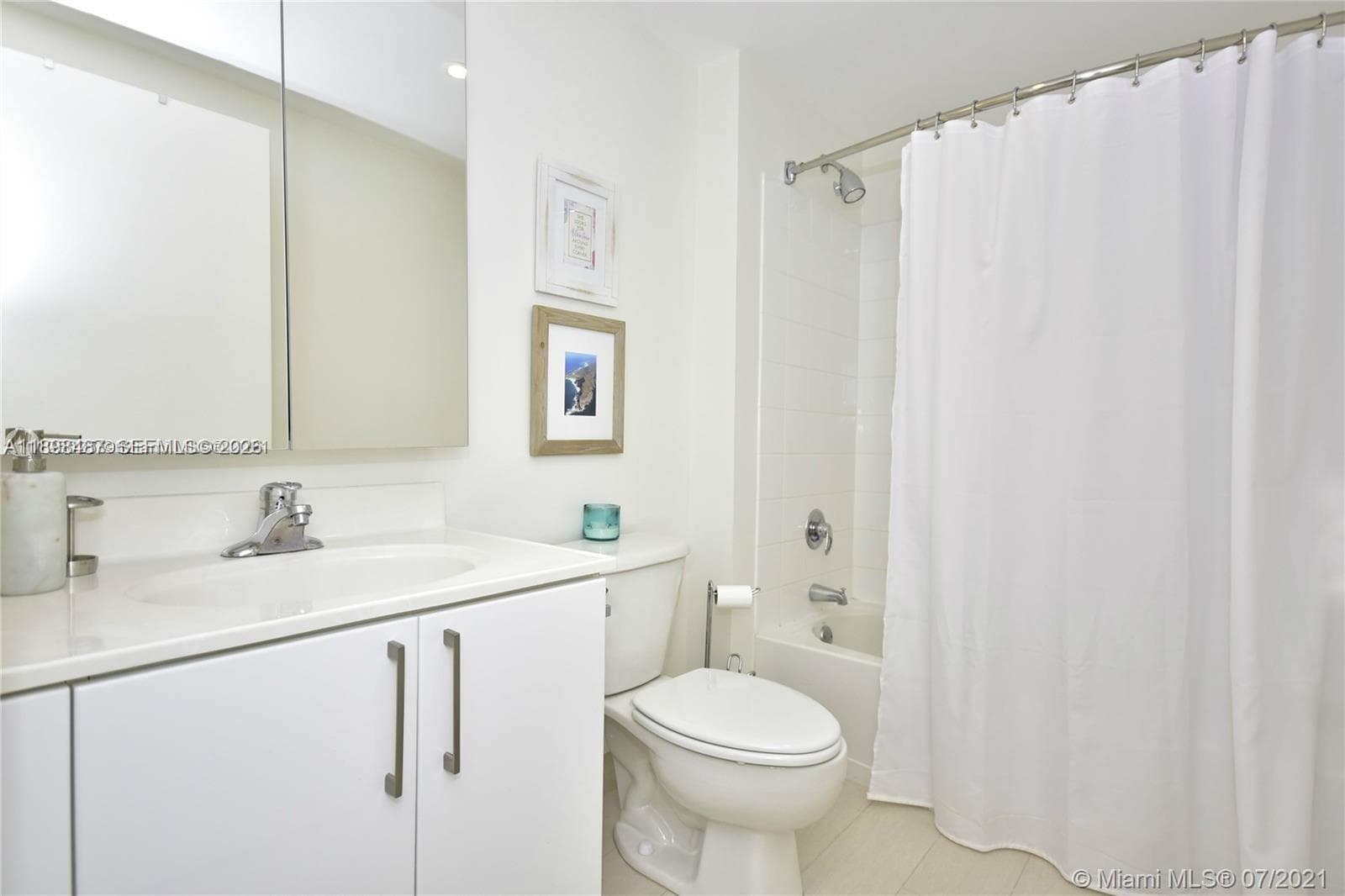 17375 Collins Ave 2002 photo 14