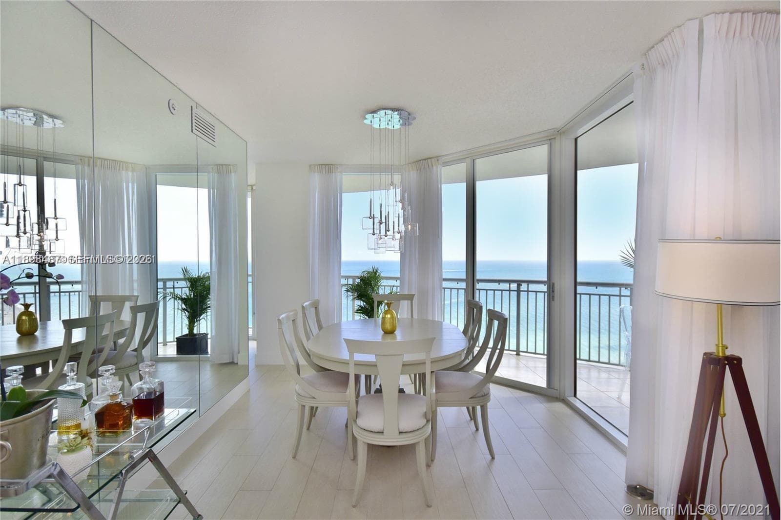 17375 Collins Ave 2002 photo 4