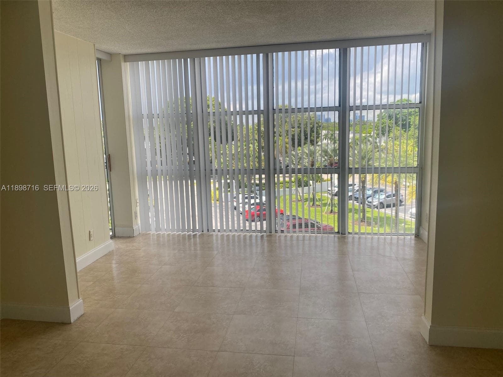1000 Parkview Dr 427 photo 13