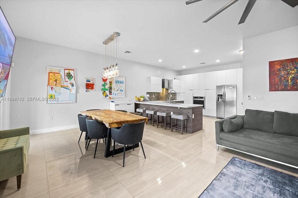 2726 Treasure Cove Cir photo 8