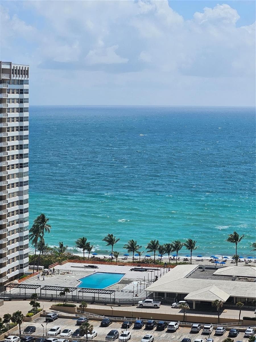 1985 S Ocean Drive #20d 1