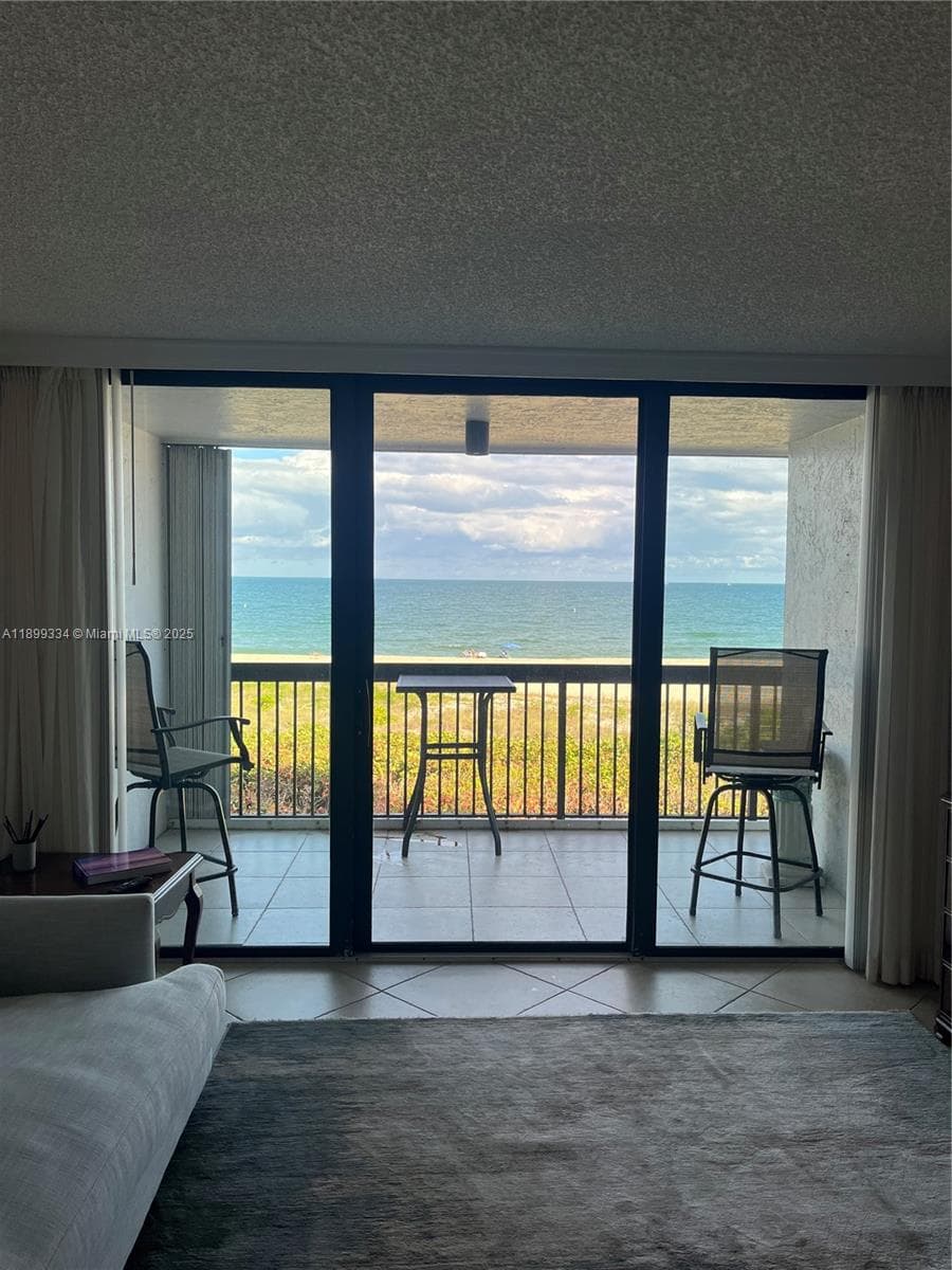510 Ocean Blvd 2