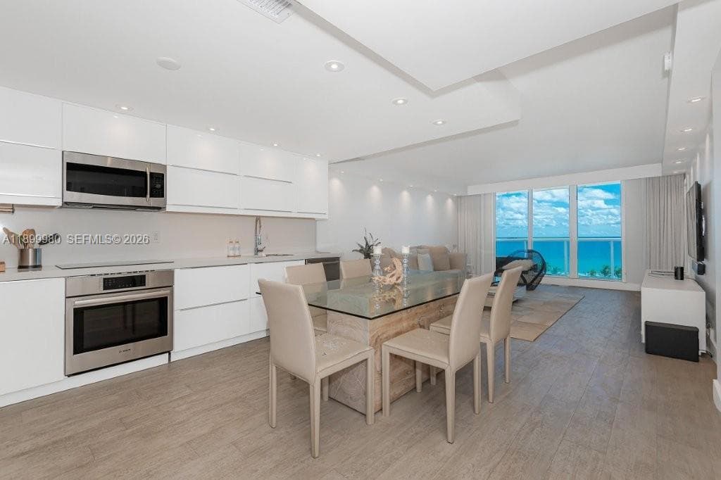 2301 Collins Ave 738 photo 4