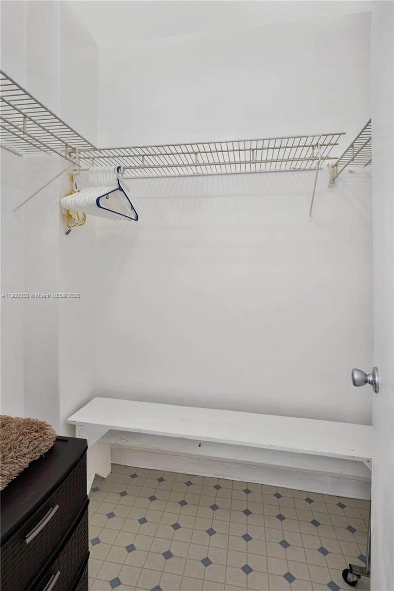 100 Lincoln Rd 607 photo 16
