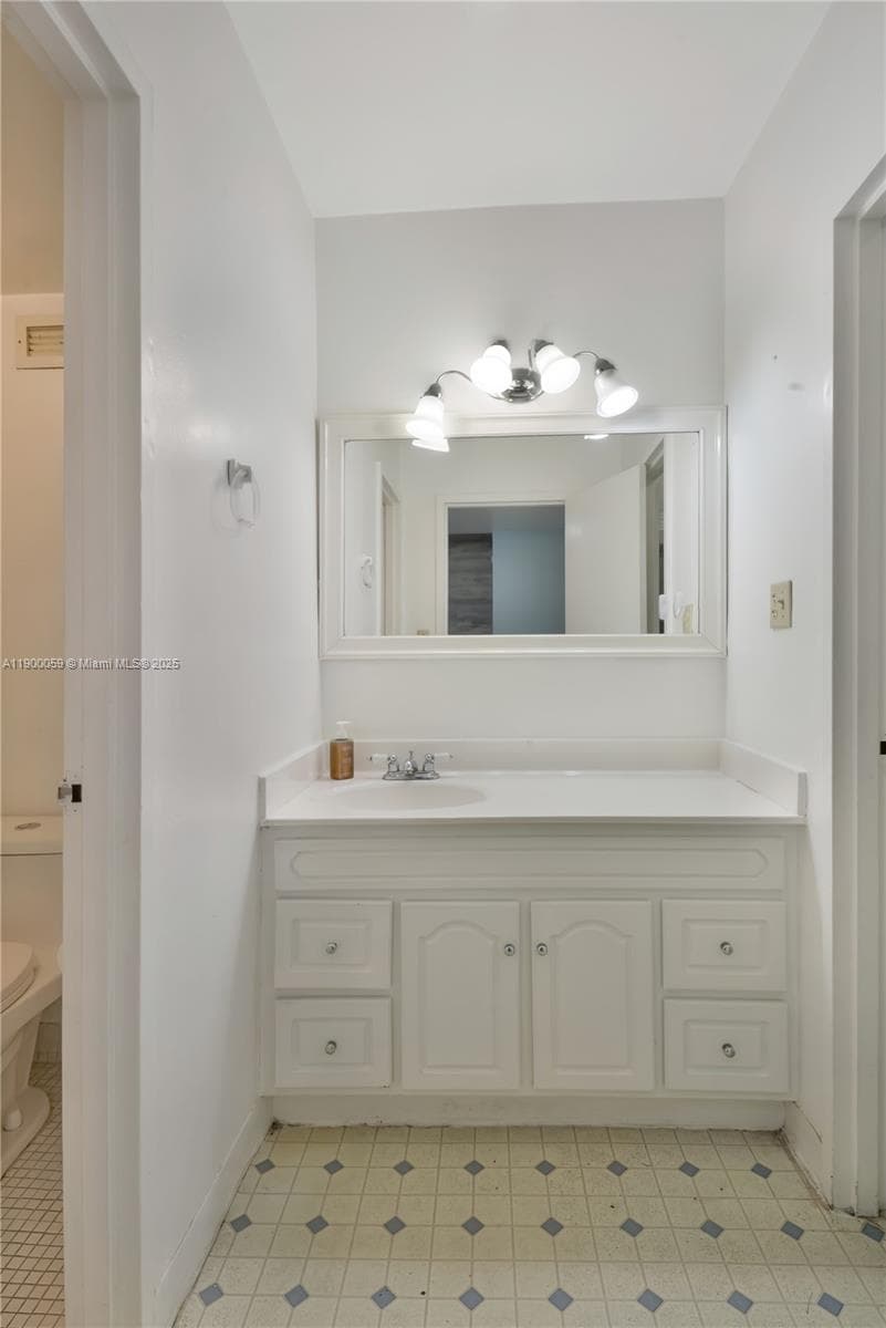 100 Lincoln Rd 607 photo 14