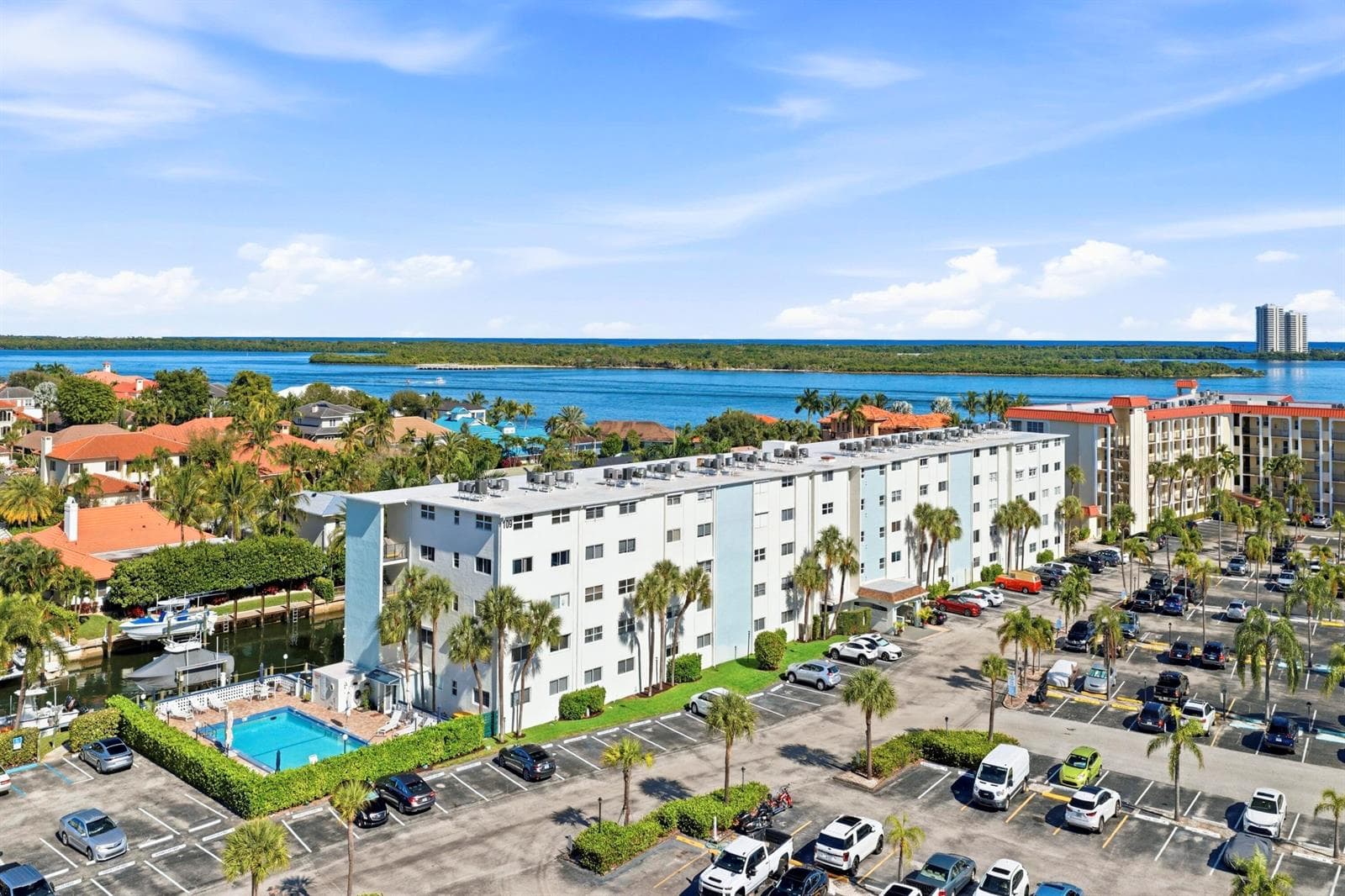 109 Paradise Harbour Blvd #415 1