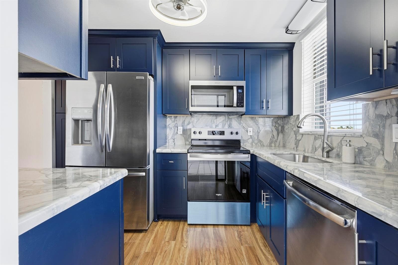109 Paradise Harbour Blvd #415 5