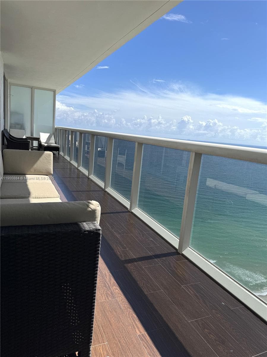 1830 Ocean Dr 3