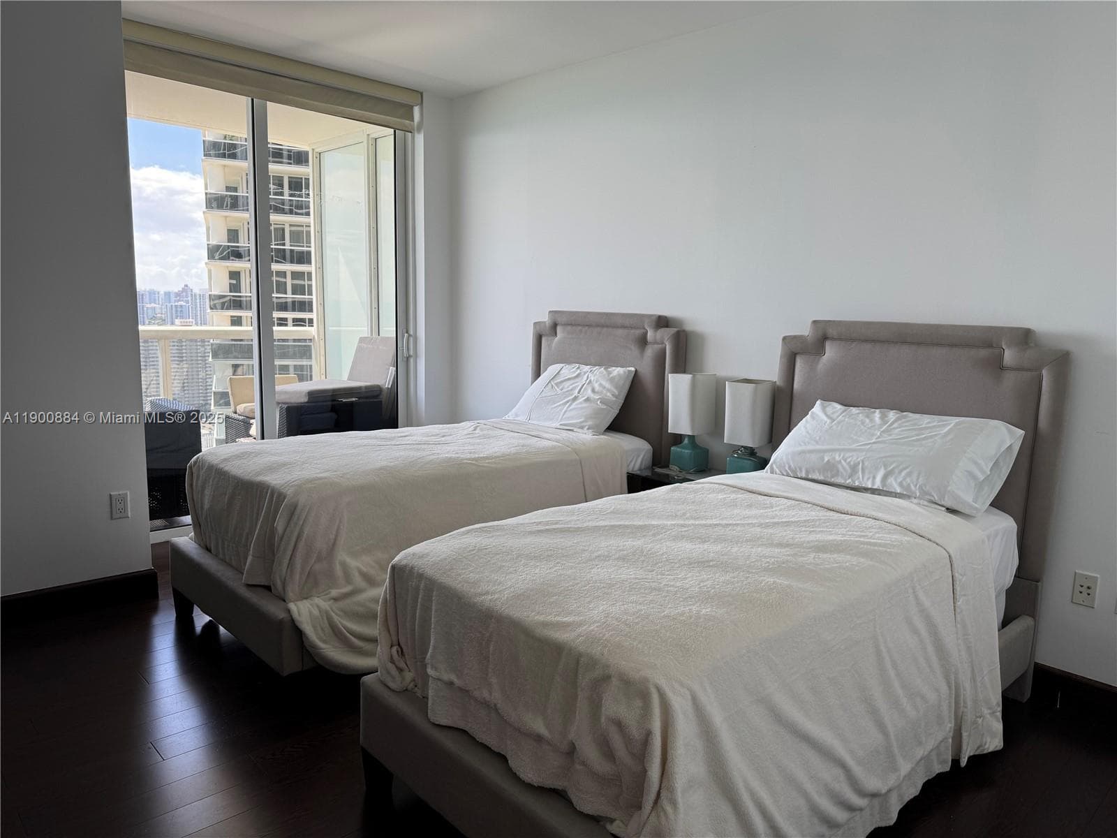 1830 Ocean Dr 3303 photo 14