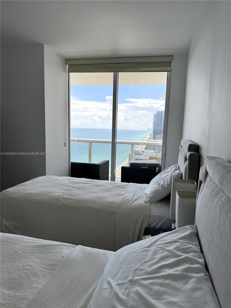 1830 Ocean Dr 3303 photo 15