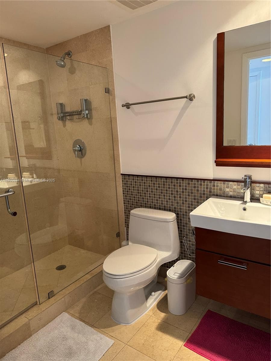 1830 Ocean Dr 3303 photo 19