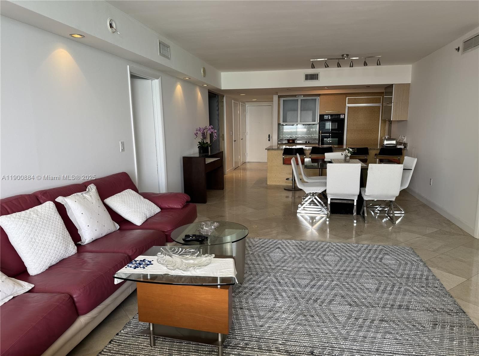 1830 Ocean Dr 3303 photo 8