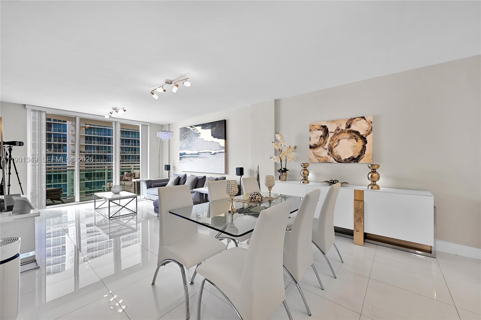 3001 Ocean Dr 4