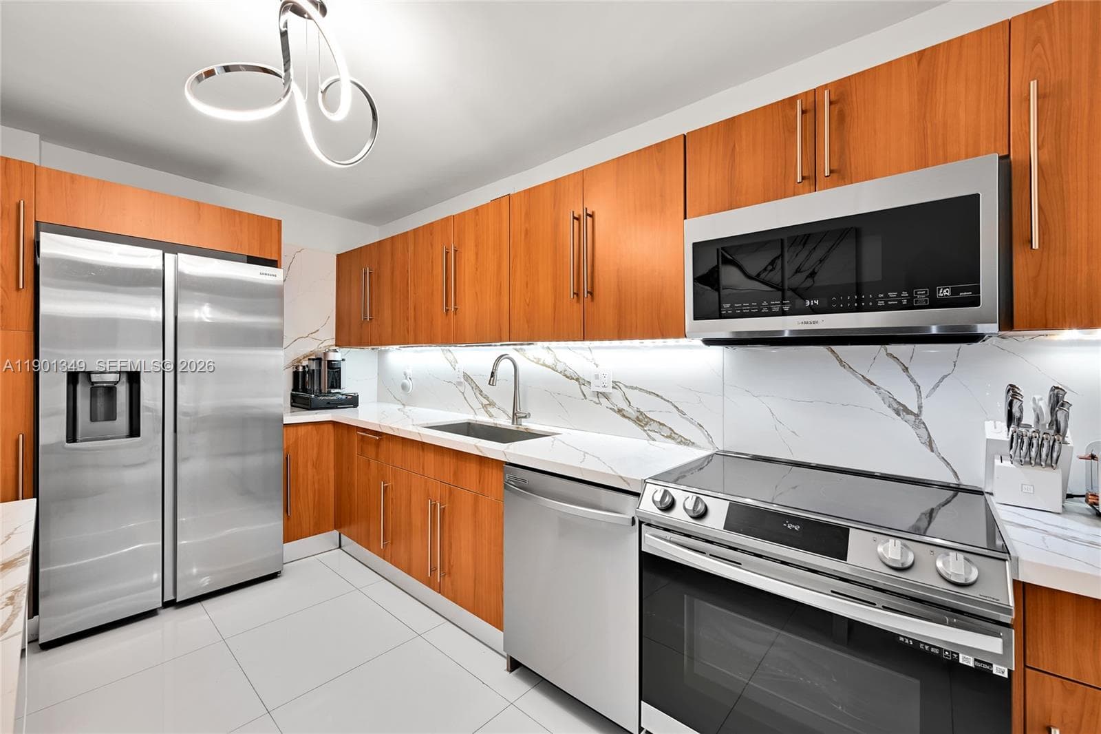 3001 Ocean Dr 1513 photo 8