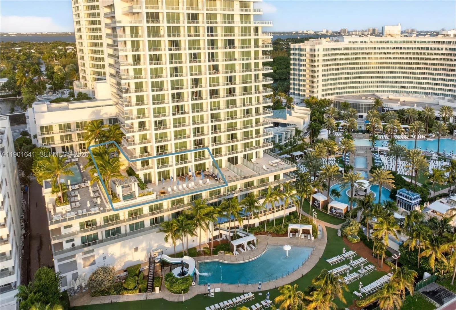 4391 Collins Ave 5