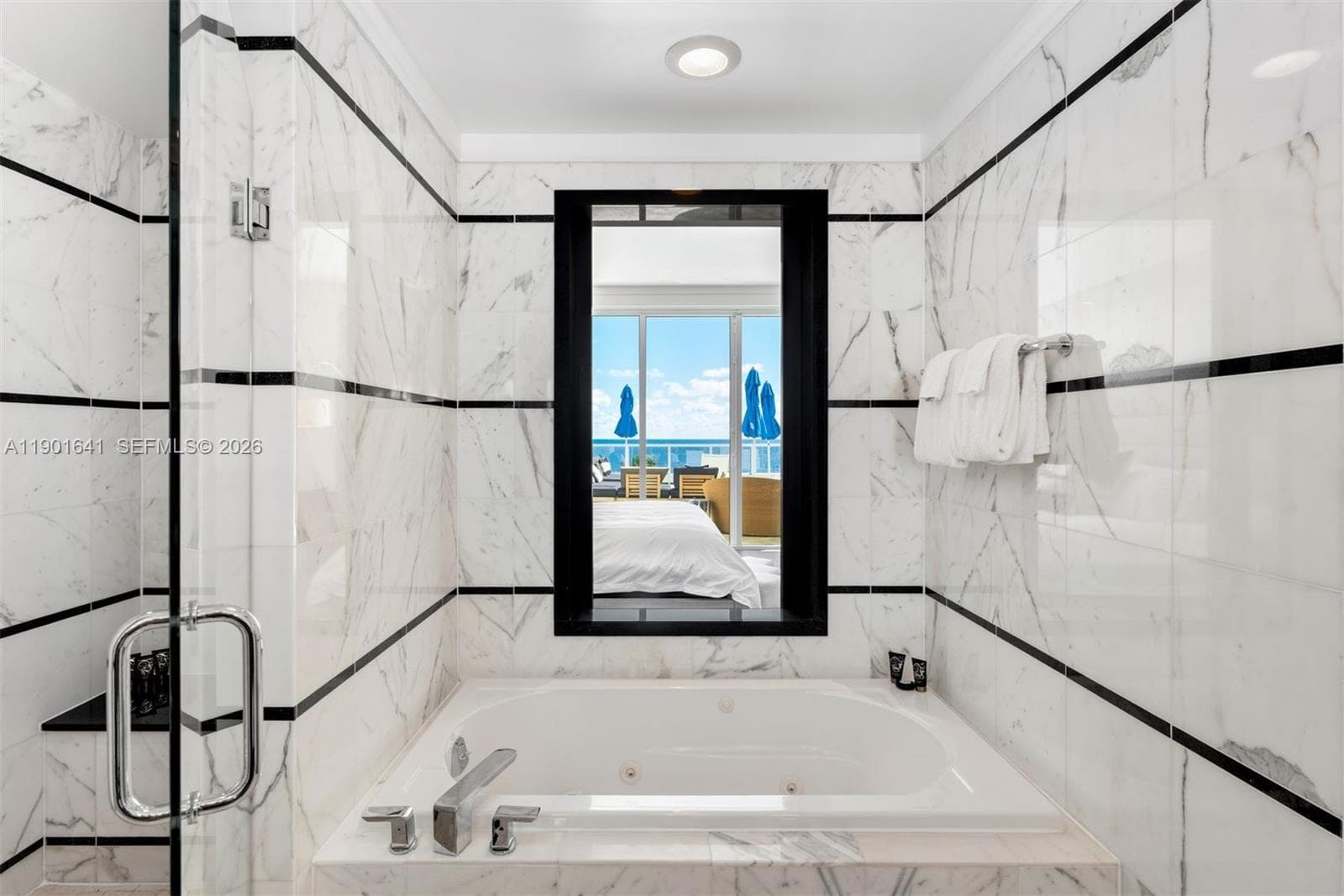4391 Collins Ave 512 photo 15